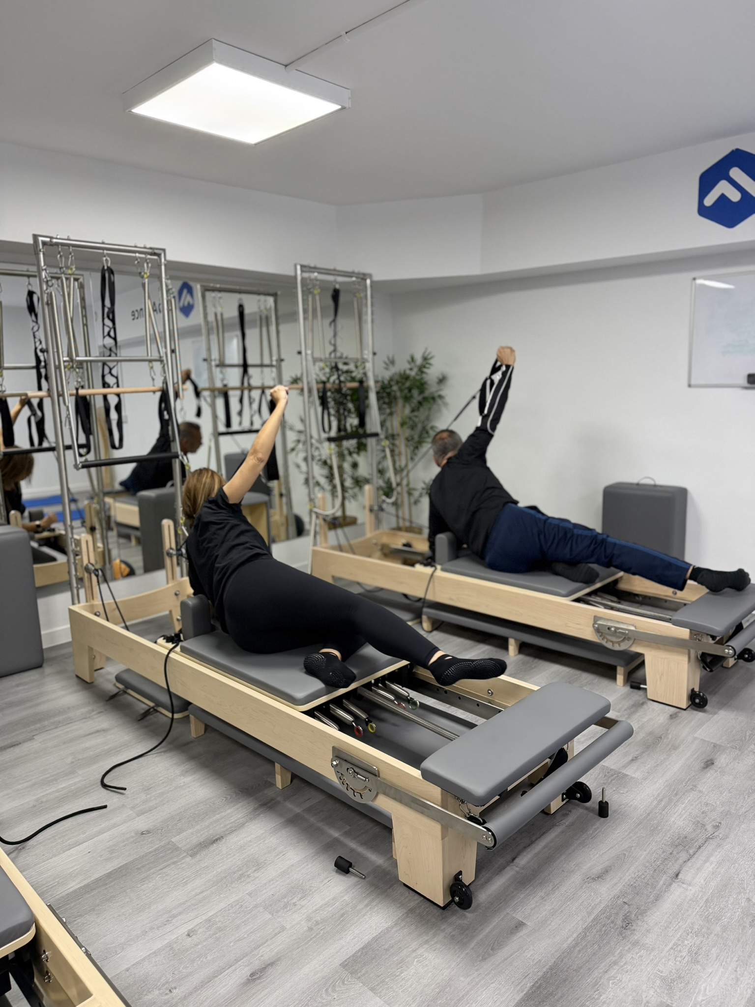 Pilates máquina en Sanlúcar la Mayor